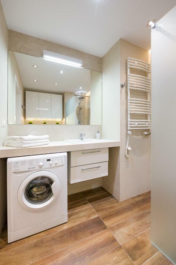 קרקוב Orange, Modern Apartment In The City Centre מראה חיצוני תמונה